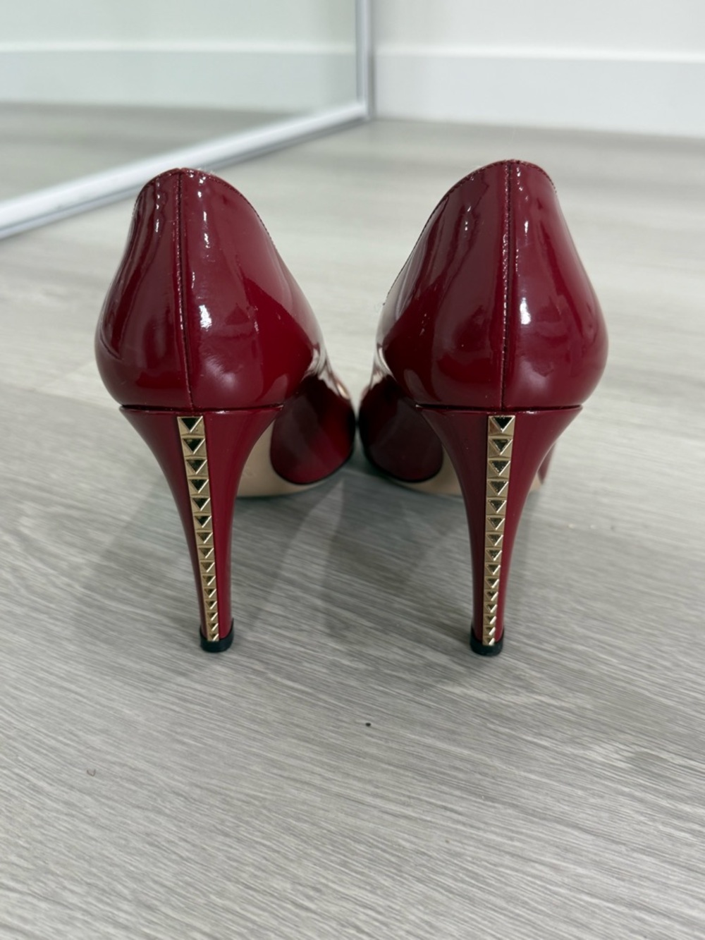 Valentino Garavani Red Patent Leather Rockstud Pointed Toe Pumps - Picture 4 of 7